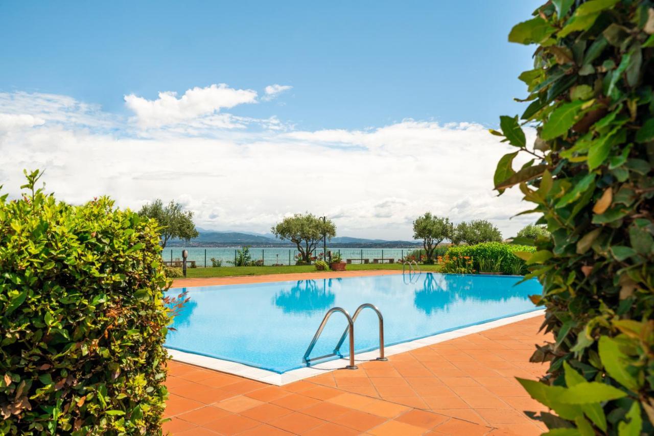 Vista - Lake & Pool Sirmione Exterior photo